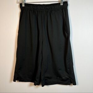 NIKE Dri-Fit Shorts. Black. Size XL. Elastic waist, two pockets, Mesh back leg